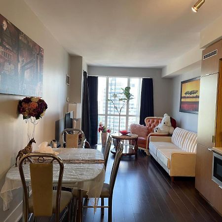Luxury Condo With Cn Tower View Toronto Bagian luar foto