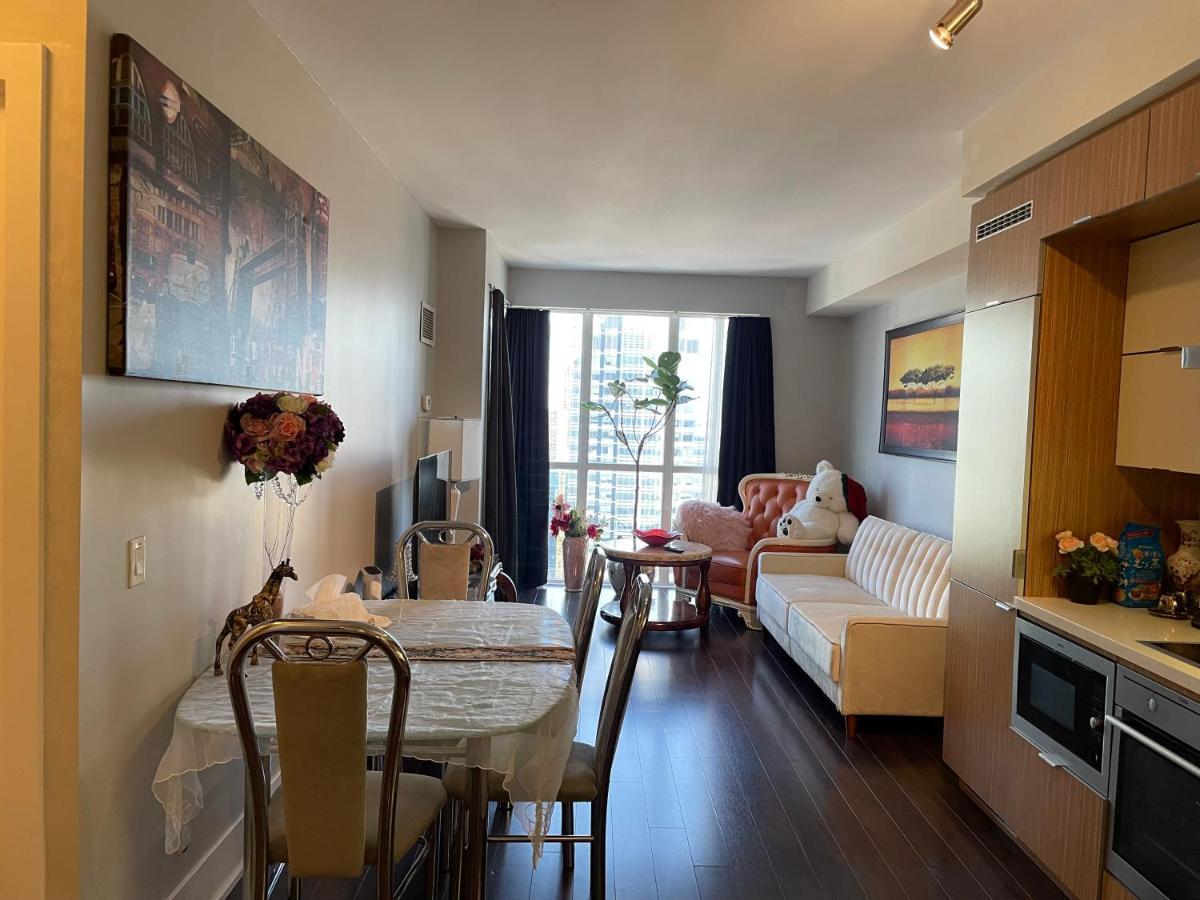 Luxury Condo With Cn Tower View Toronto Bagian luar foto