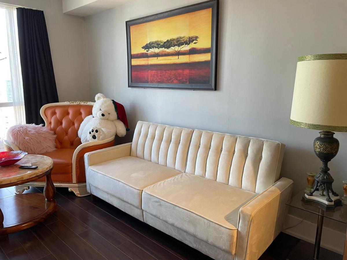 Luxury Condo With Cn Tower View Toronto Bagian luar foto