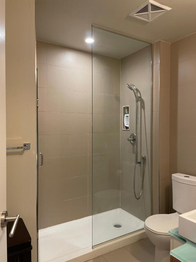 Luxury Condo With Cn Tower View Toronto Bagian luar foto