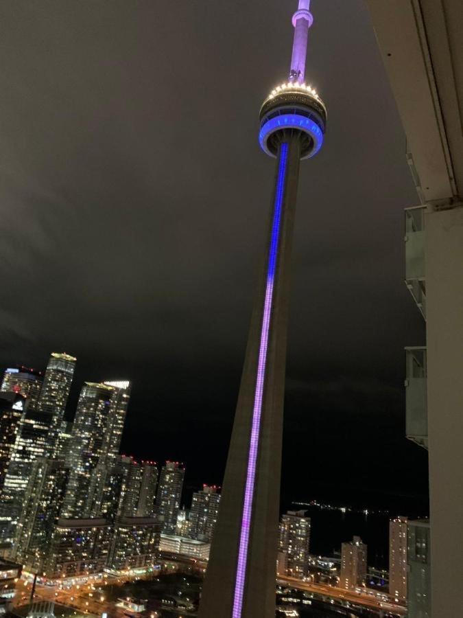 Luxury Condo With Cn Tower View Toronto Bagian luar foto