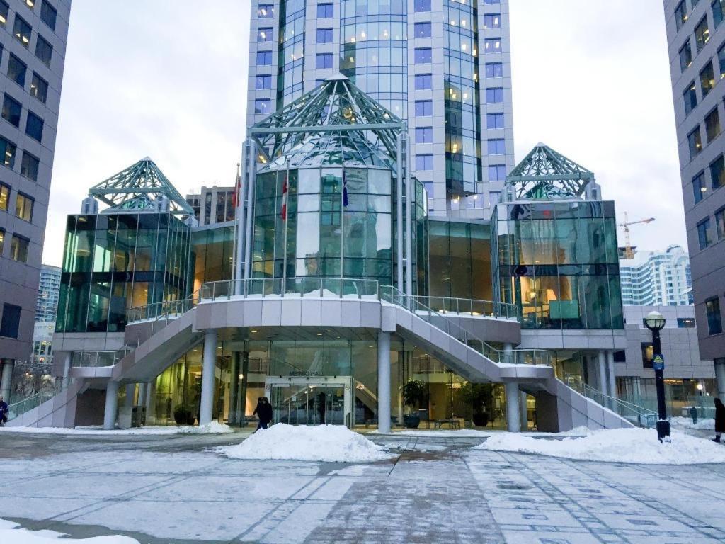 Luxury Condo With Cn Tower View Toronto Bagian luar foto